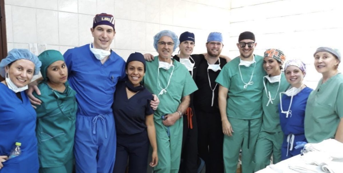 Dr. Cunningham with big team of upcoming surgeons